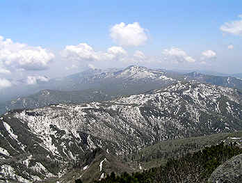 頂上付近から見る、オロフレ山