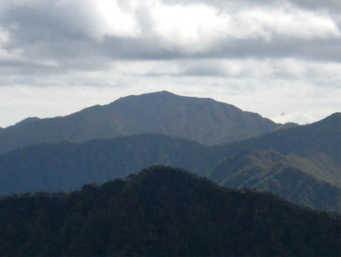 ポンヤオロマップ岳から望むピリカヌプリ